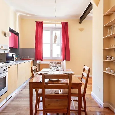 Guesthost - Corso Buenos Aires Colourful Flat شقة *